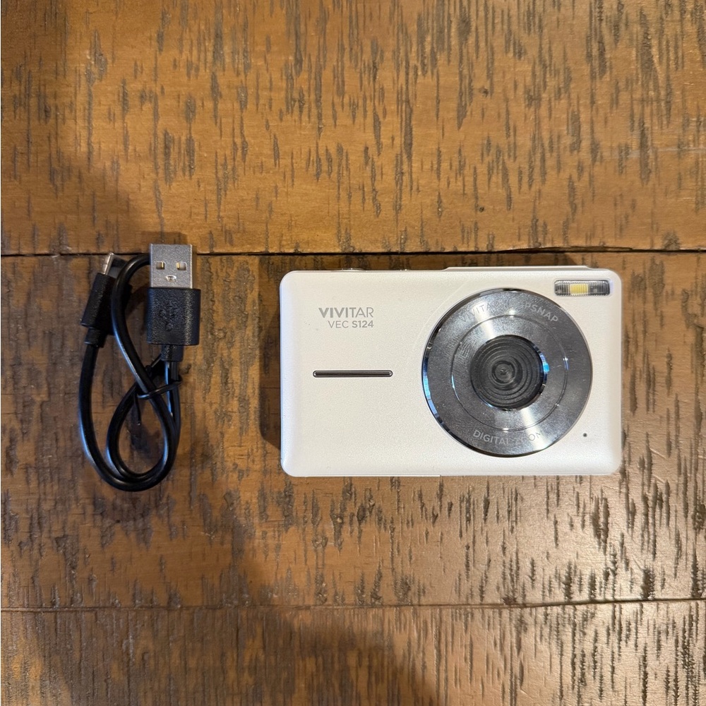 Vivitar VEC S124 Digital Camera Y2K Silver Point & Shoot w/ Battery + USB-C